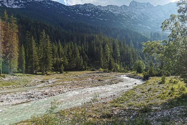 leutascher-ache-im-gaistal-im-sommer-leutasch-1