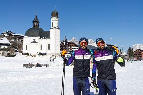 Mexican Biathlon Team - Teamfoto beim Seekirchl