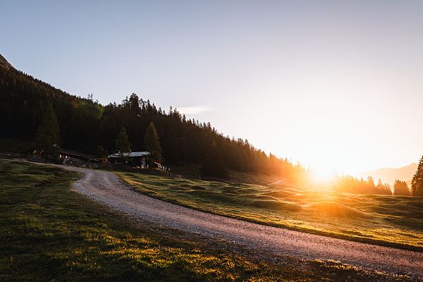 Top 5 Easy Hikes with Culinary Delights in Region Seefeld